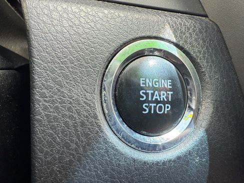 Certified 2018 Toyota Camry XSE FWD image 23