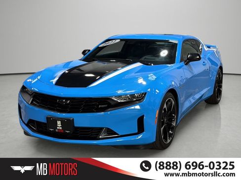 Used 2022 Chevrolet Camaro LT RWD image 1
