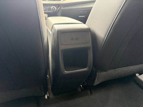 Used 2025 Chevrolet Trax LT FWD image 22