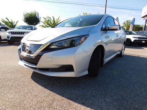 Used 2022 Nissan Leaf S FWD image 3