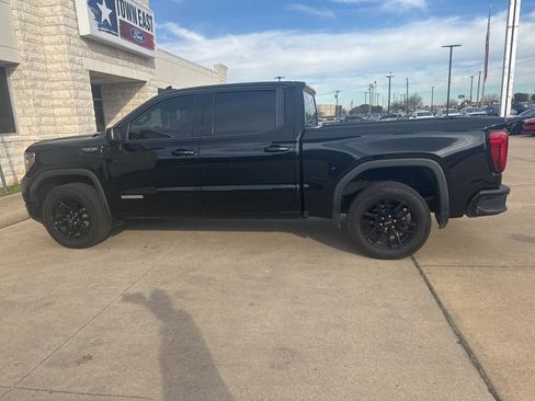 Used 2020 GMC Sierra 1500 Elevation w/ Elevation Value Package image 9