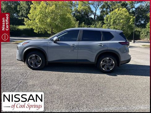 Certified 2026 Nissan Rogue SV FWD image 4
