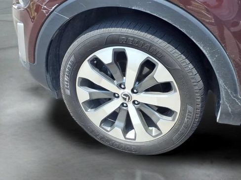 Used 2020 Kia Telluride S AWD/4WD image 18