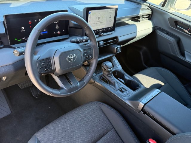 Used 2026 Toyota RAV4 SE AWD/4WD image 8