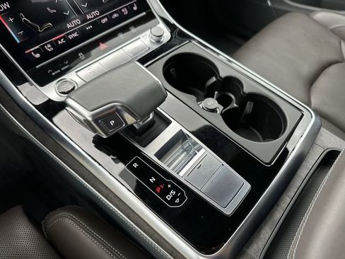 Used 2022 Audi Q8 Prestige image 29