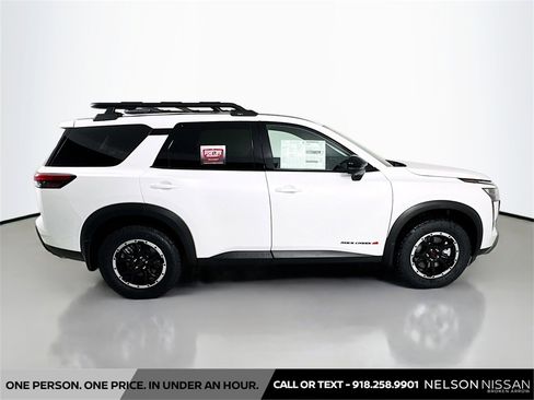 New 2026 Nissan Pathfinder SV image 4