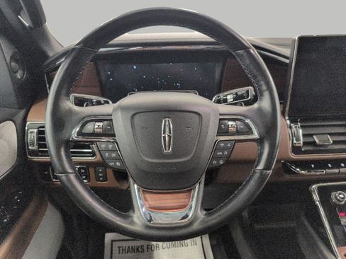 Used 2023 Lincoln Navigator Reserve AWD/4WD image 5