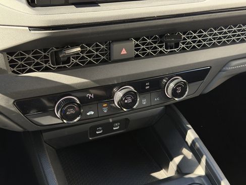 Certified 2023 Honda Accord LX image 23