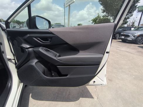 Used 2025 Subaru Crosstrek 2.5i Premium AWD/4WD image 32