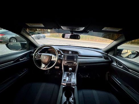 Used 2019 Honda Civic Sport image 11