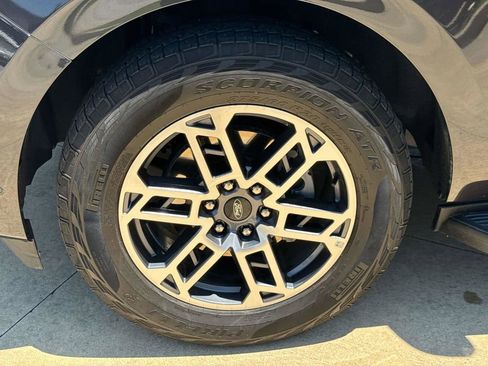 Certified 2025 Ford Expedition Active AWD/4WD image 4