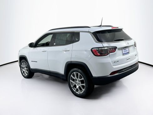 Used 2022 Jeep Compass Latitude AWD/4WD image 7