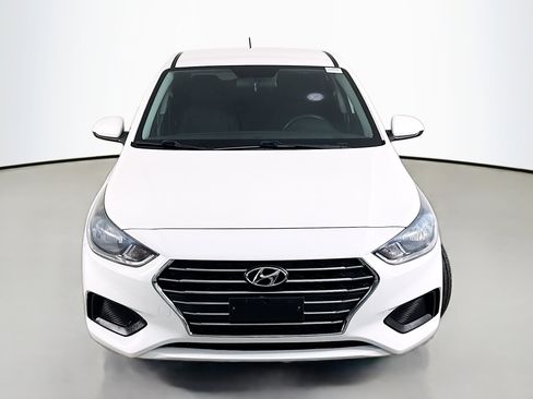 Used 2020 Hyundai Accent SE FWD image 2
