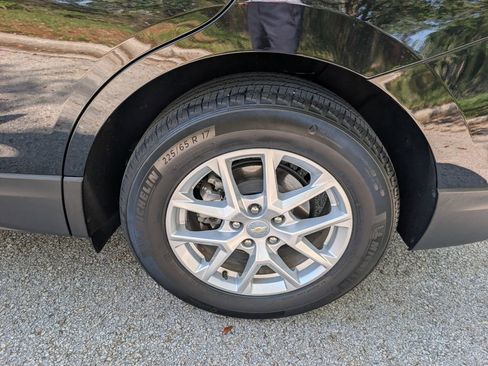 Used 2023 Chevrolet Equinox LT image 11