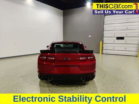 Used 2023 Chevrolet Camaro LT w/ Technology Package RWD image 7