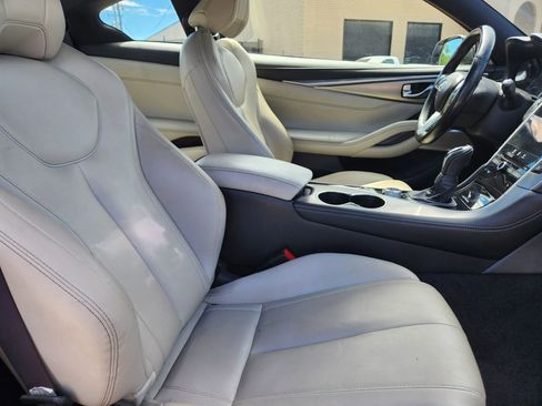 Used 2017 INFINITI Q60 3.0t w/ Premium Plus Package 3.0T AWD/4WD image 11