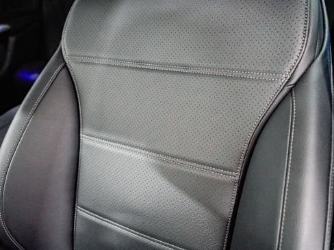 Used 2025 Mercedes-Benz GLC 300 image 25