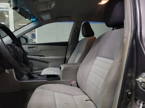 Used 2015 Toyota Camry LE image 15