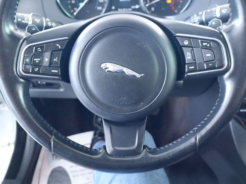 Used 2017 Jaguar XE Premium AWD/4WD image 22