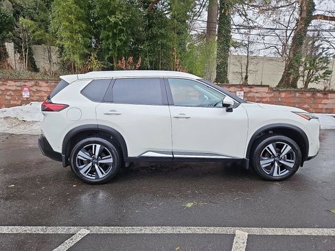 Certified 2023 Nissan Rogue SL w/ SL Premium Package image 7