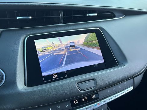 Certified 2023 Cadillac XT4 Luxury w/ Cold Weather Package FWD image 22