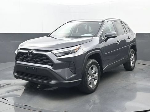 Used 2022 Toyota RAV4 XLE w/ Convenience Package FWD image 25
