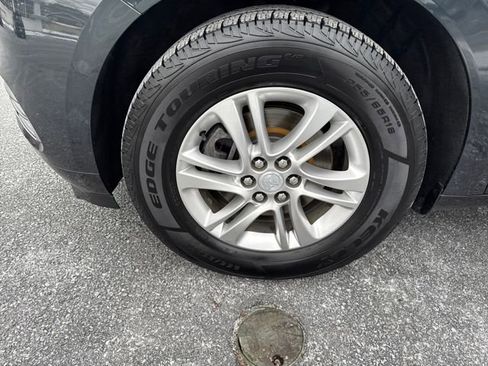 Used 2019 Buick Enclave Essence image 27