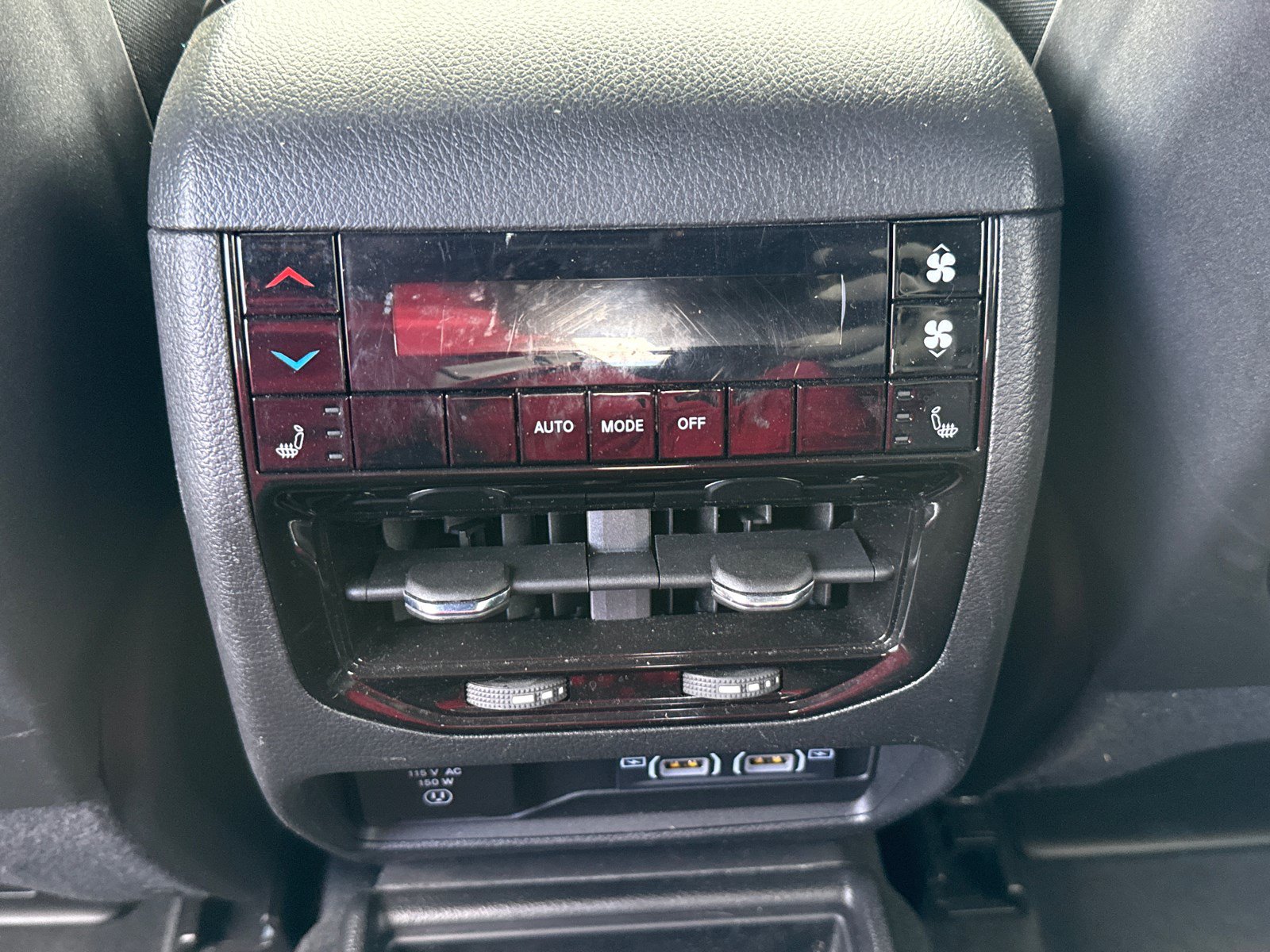 Used 2024 Jeep Grand Cherokee L Limited RWD image 23