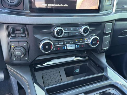 Used 2024 Ford F250 Platinum AWD/4WD image 27