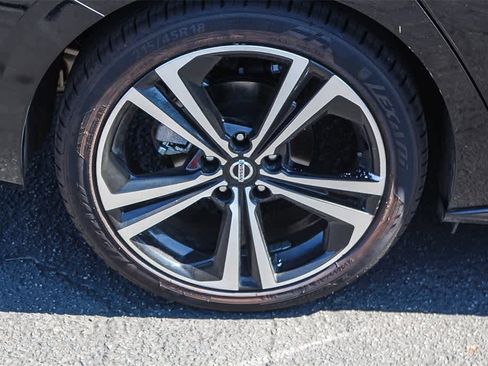 Used 2023 Nissan Sentra SR w/ SR Premium Package image 9