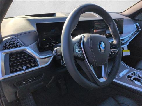 New 2026 BMW X5 xDrive50e image 3
