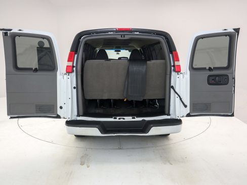 Used 2015 Chevrolet Express 3500 LT w/ LT Preferred Equipment Group RWD image 10