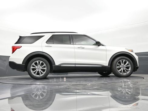 Used 2020 Ford Explorer XLT w/ Equipment Group 202A RWD image 25