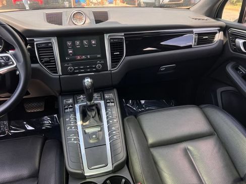 Used 2018 Porsche Macan AWD/4WD image 14