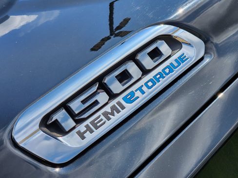 Used 2023 RAM 1500 Laramie AWD/4WD image 19