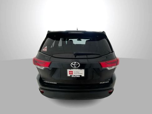 Used 2018 Toyota Highlander XLE AWD/4WD image 7