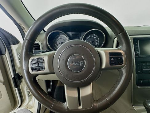 Used 2011 Jeep Grand Cherokee Laredo AWD/4WD image 11
