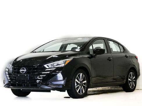 Used 2025 Nissan Versa SV FWD image 3