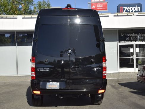 Used 2017 Mercedes-Benz Sprinter 2500 image 5
