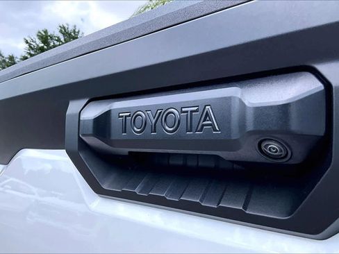 Used 2024 Toyota Tundra SR5 w/ SR5 Convenience Package AWD/4WD image 31