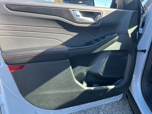 Used 2025 Ford Escape ST-Line image 11