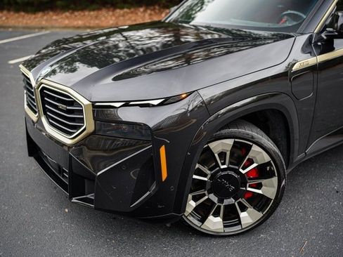 Used 2023 BMW XM Base w/ M Driver's Package image 2