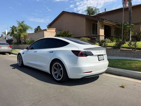 Used 2022 Tesla Model 3 Long Range AWD/4WD image 3