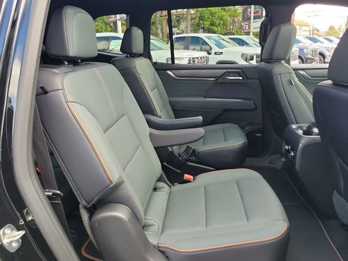 Used 2026 GMC Acadia AT4 w/ Luxury Package image 28