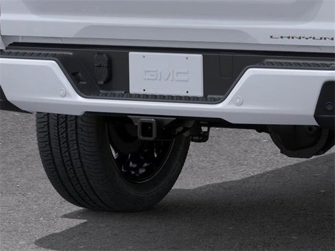 New 2026 GMC Canyon Denali image 14