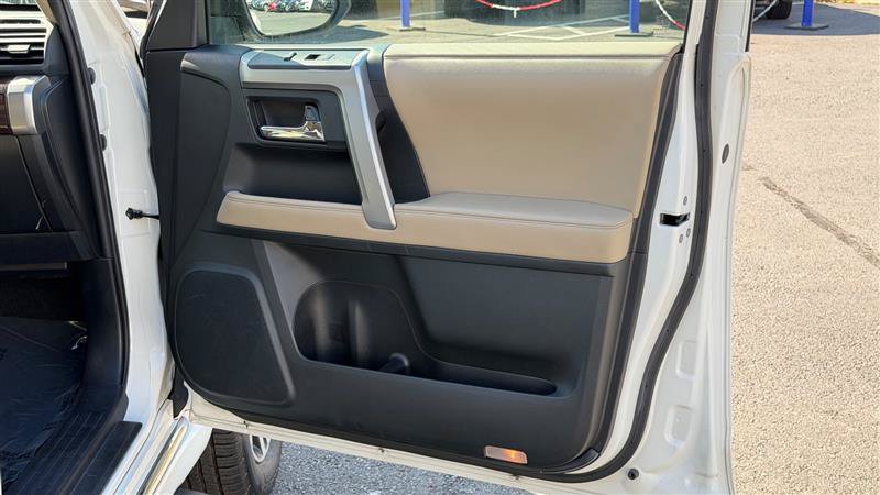 Used 2016 Toyota 4Runner Limited AWD/4WD image 36