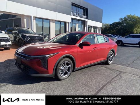 New 2025 Kia K4 LXS image 1