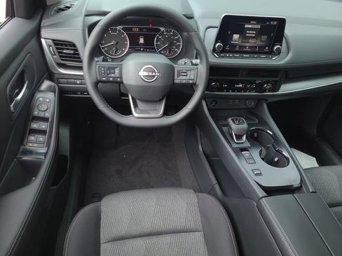 New 2026 Nissan Rogue SV FWD image 9