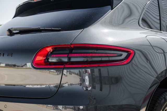 Used 2018 Porsche Macan S AWD/4WD image 46