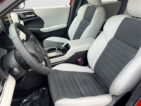 New 2025 Mitsubishi Outlander SE image 22